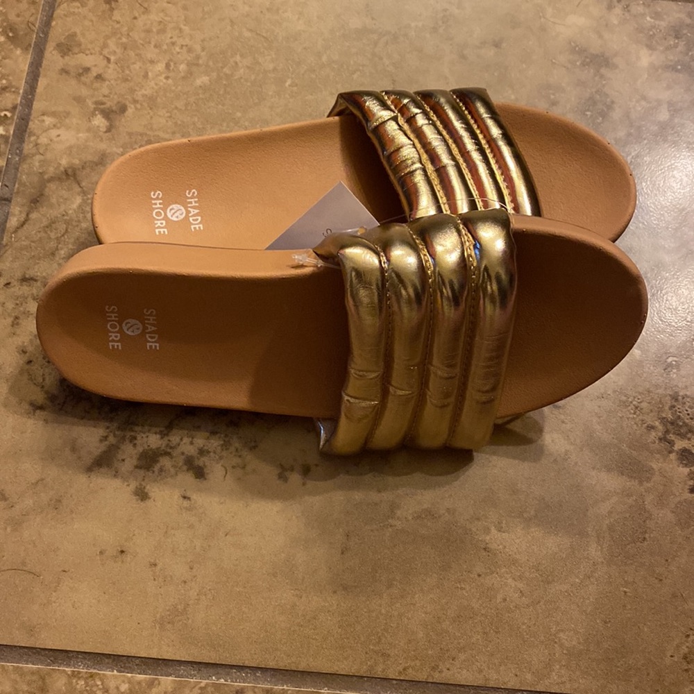 (160) NWT Women’s Gold Slides by Shade and Shore. Size 5 - Picture 8 of 11